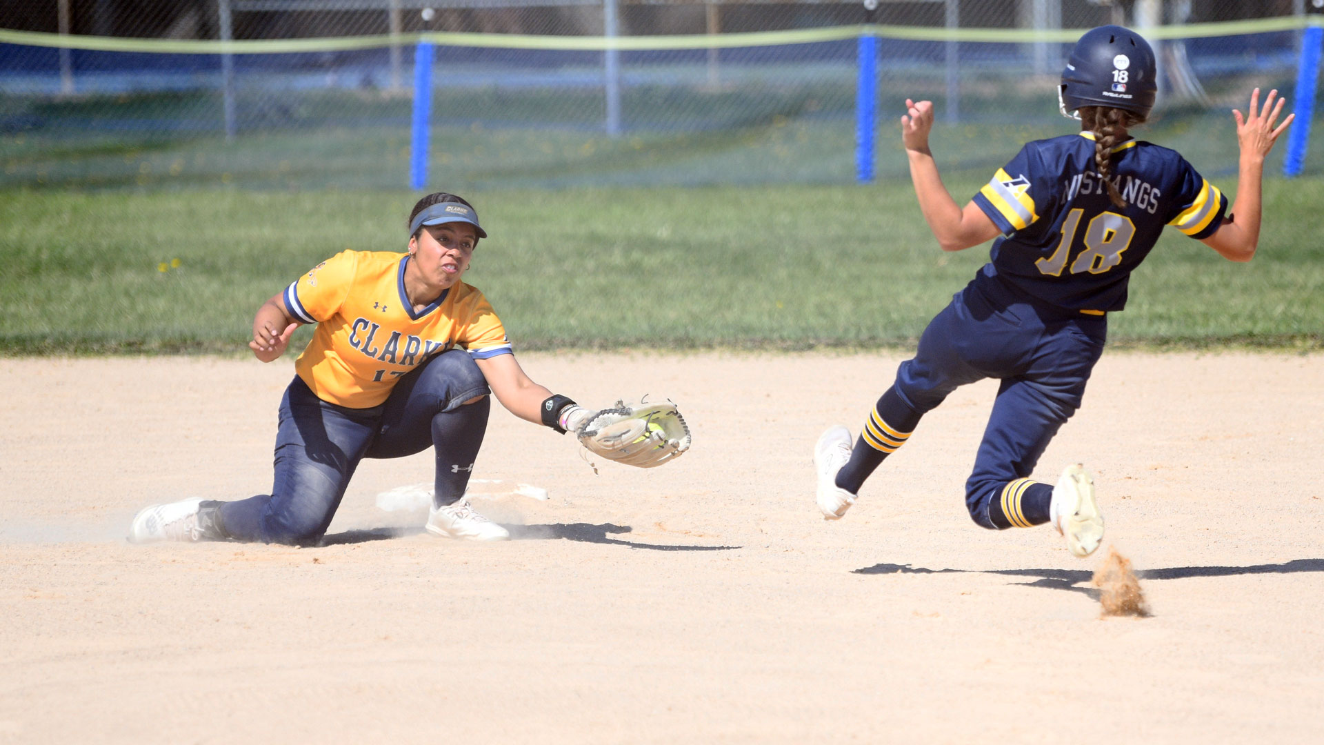 Pride overcome tough start to split doubleheader with Mount Mercy