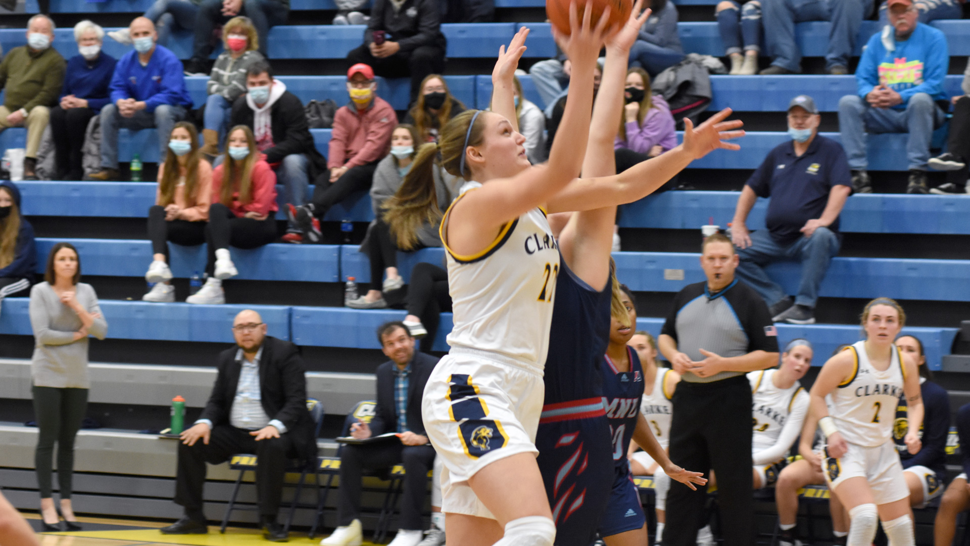 Kelchen's double-double powers Pride to 68-61 win over Missouri Valley